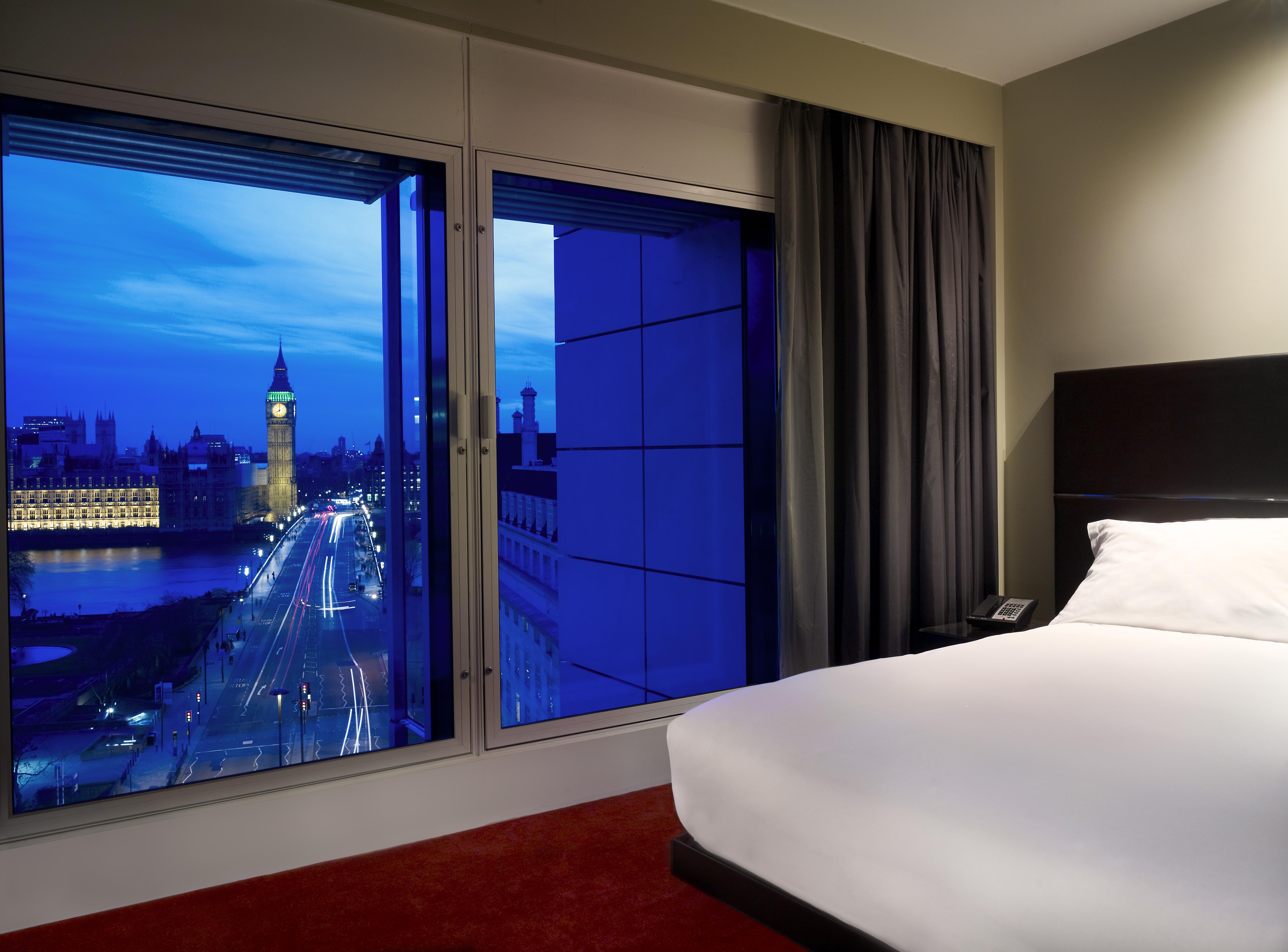 Park Plaza London Westminster Bridge Hotel Exterior photo View of the London skyline from a room at the hotel