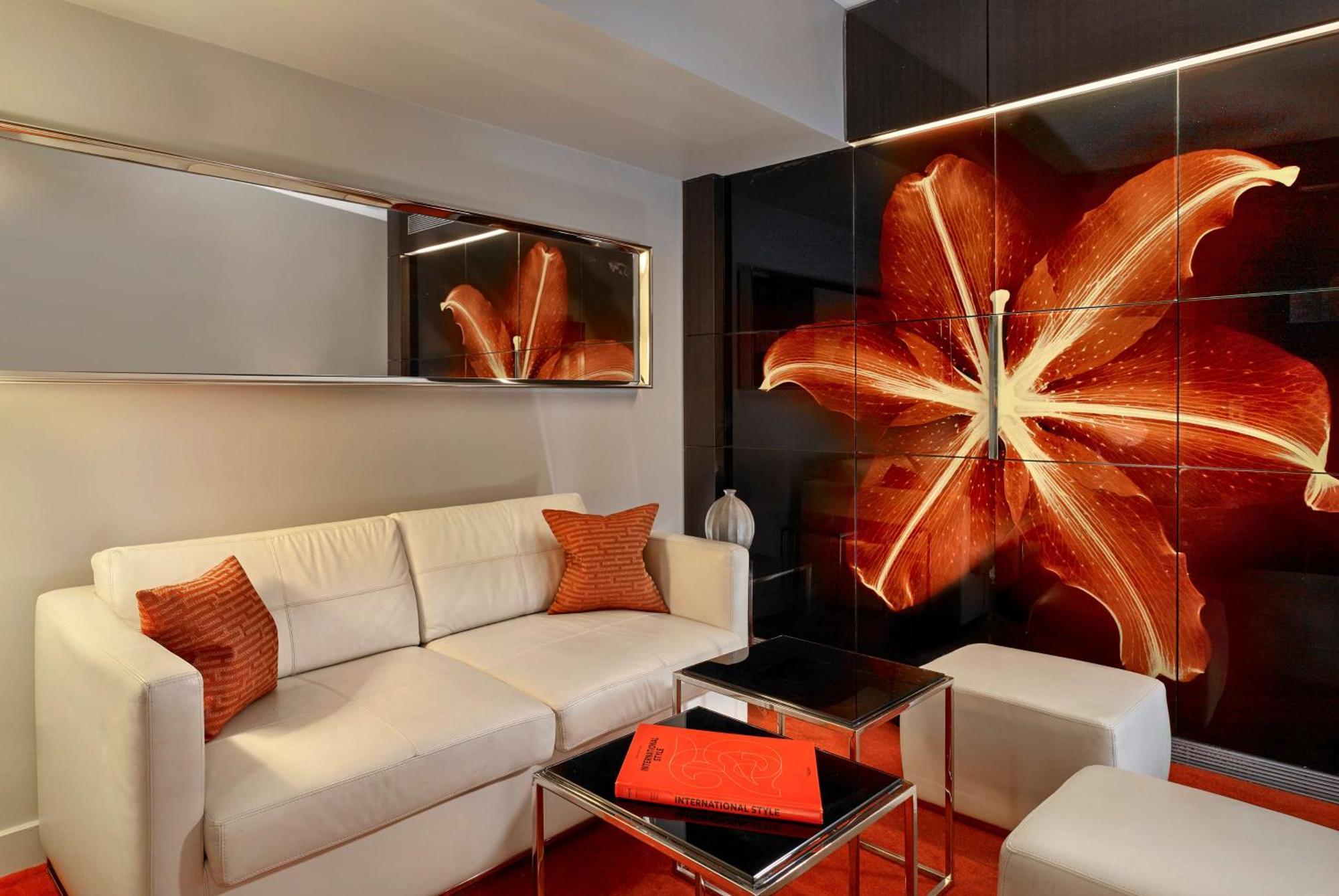 Park Plaza London Westminster Bridge Hotel Exterior photo The interior of a suite at the Mandarin Oriental London