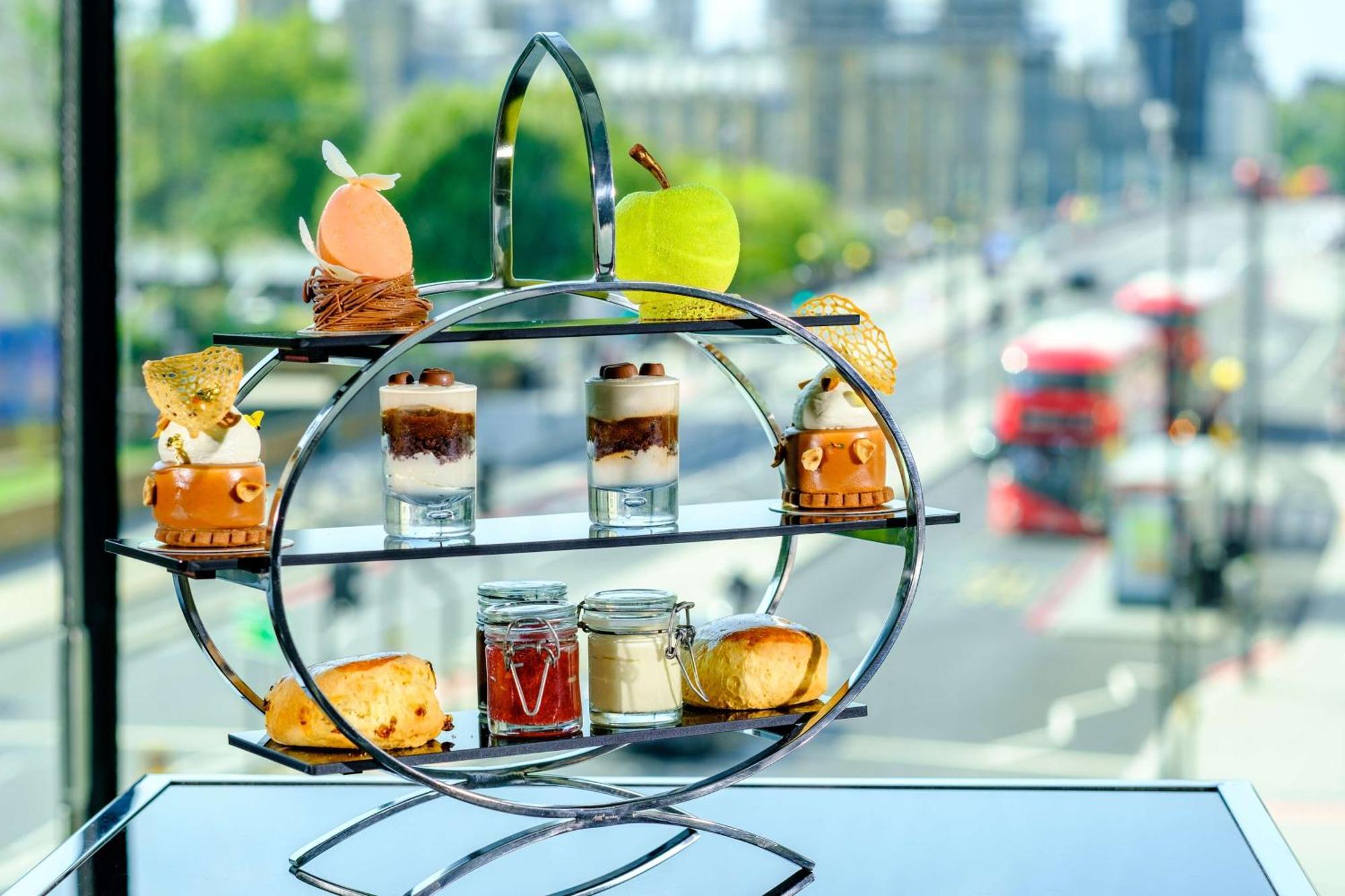 Park Plaza London Westminster Bridge Hotel Exterior photo Afternoon tea at the Mandarin Oriental, London