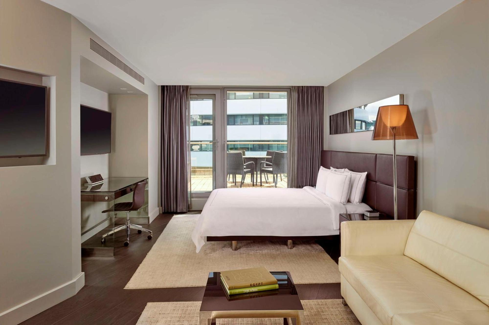 Park Plaza London Westminster Bridge Hotel Exterior photo A room at the Four Seasons Hotel in Cairo
