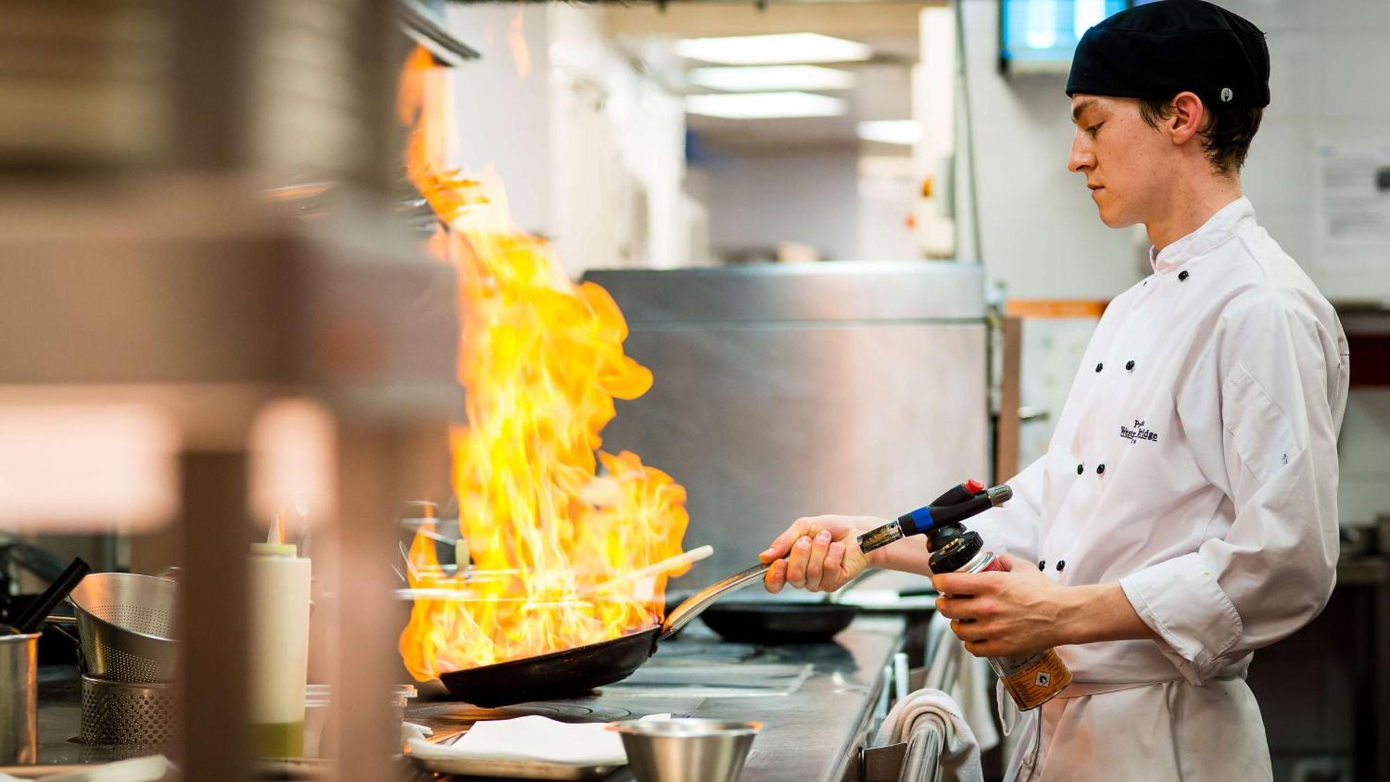 Park Plaza London Westminster Bridge Hotel Exterior photo Chef cooking in a kitchen