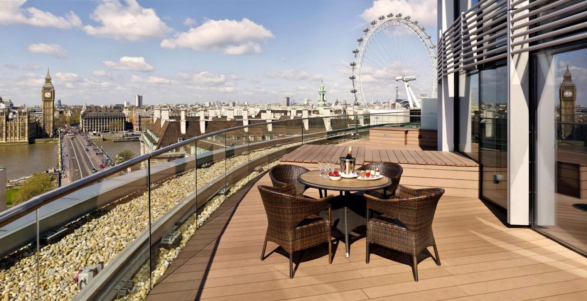 Park Plaza London Westminster Bridge Hotel Exterior photo The view from the balcony of the 15th-floor suite at the London West End