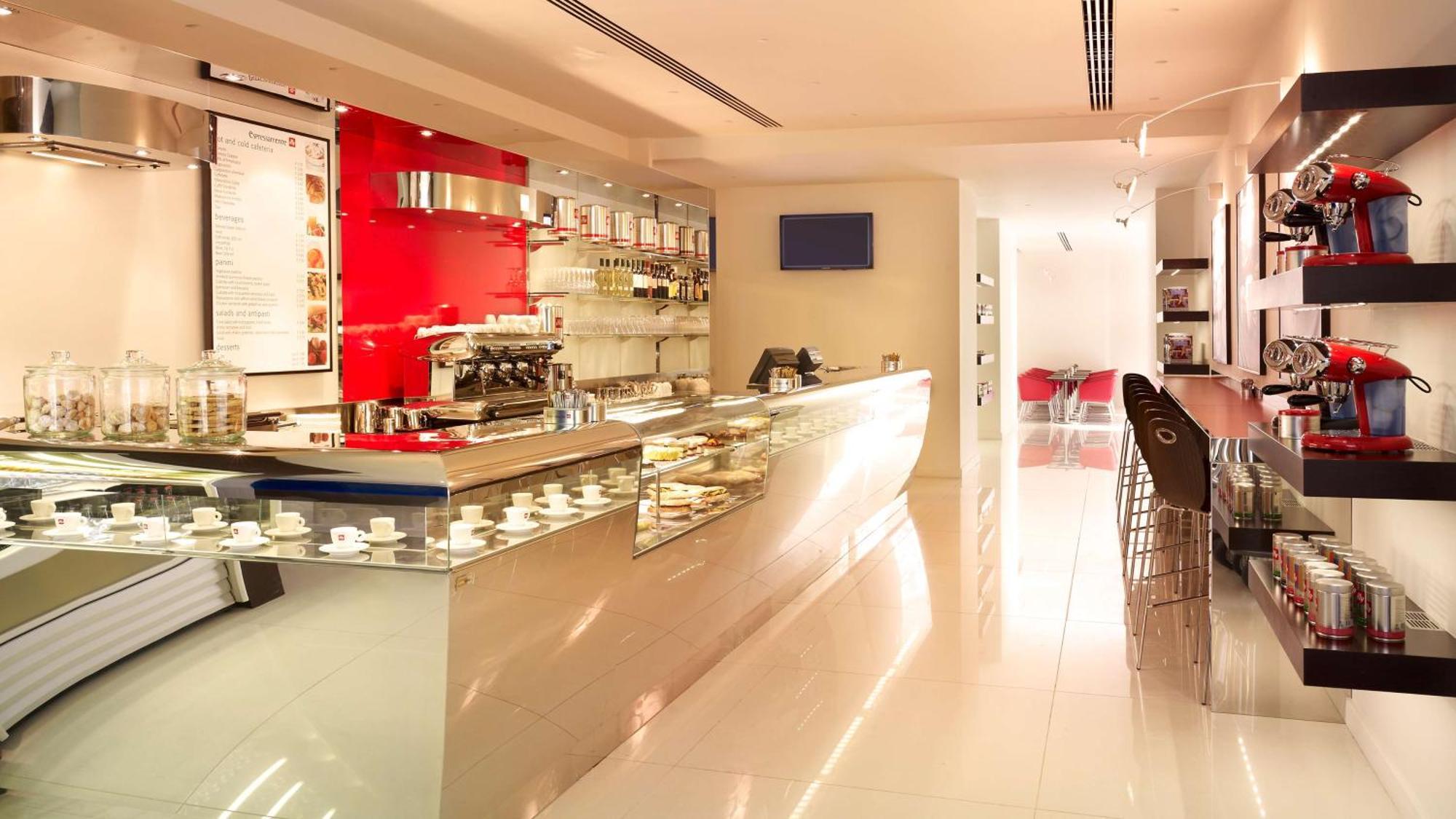 Park Plaza London Westminster Bridge Hotel Exterior photo Interior of a Nespresso coffee shop